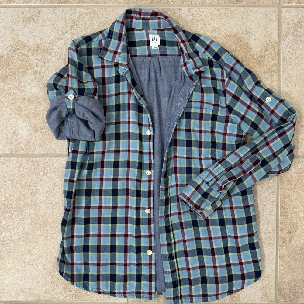 GapKids Cotton Plaid Button-Down Shirt
Size: Large (10)
Color: Blue